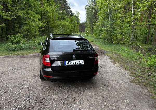 Skoda Superb cena 59000 przebieg: 300000, rok produkcji 2014 z Warszawa małe 277